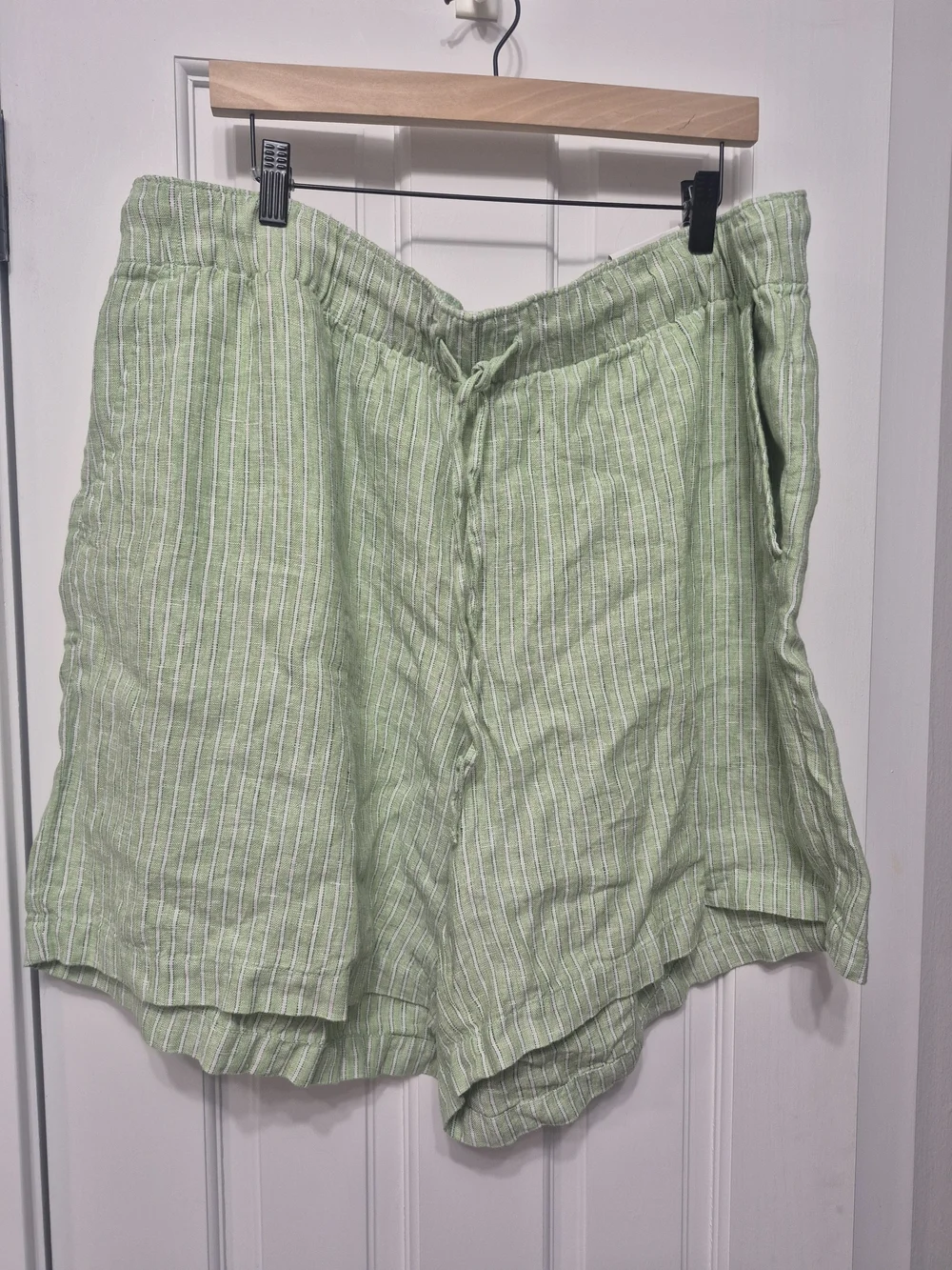 NWT Lands' End Light Green & White Striped Linen-Blend Women's Shorts